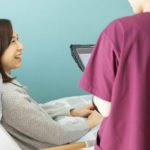 入院中も退院後も大変なシングルマザーの入院体験談【海外での場合】